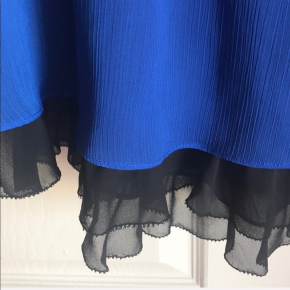 Super flattering flouncy mini! - Picture 4 of 5